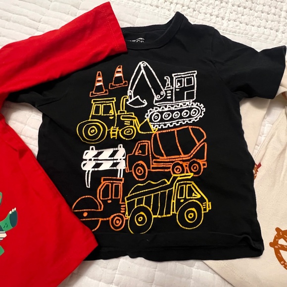 ( USED/GENTLY WORN) Boys Shirts ( Size 18Mo/2T) - Picture 4 of 8